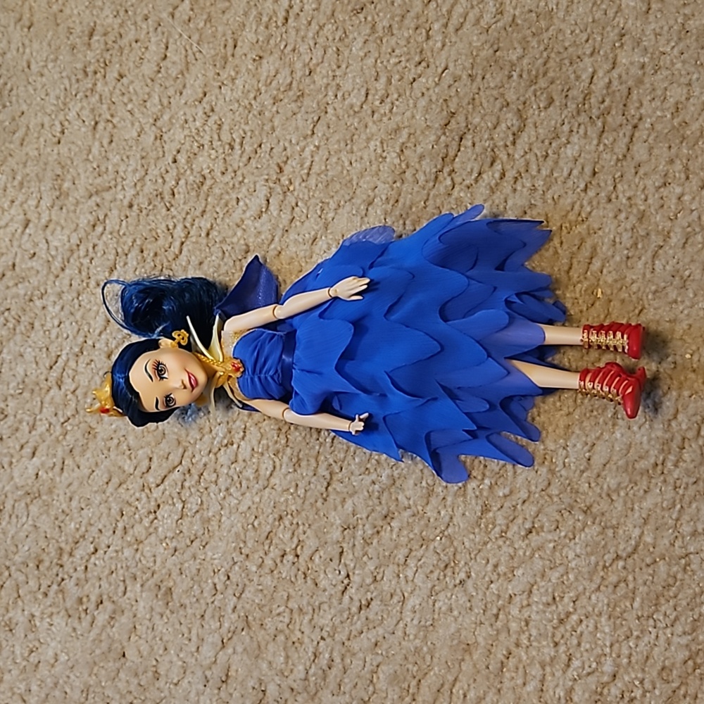 Disney Evie from Descendants doll